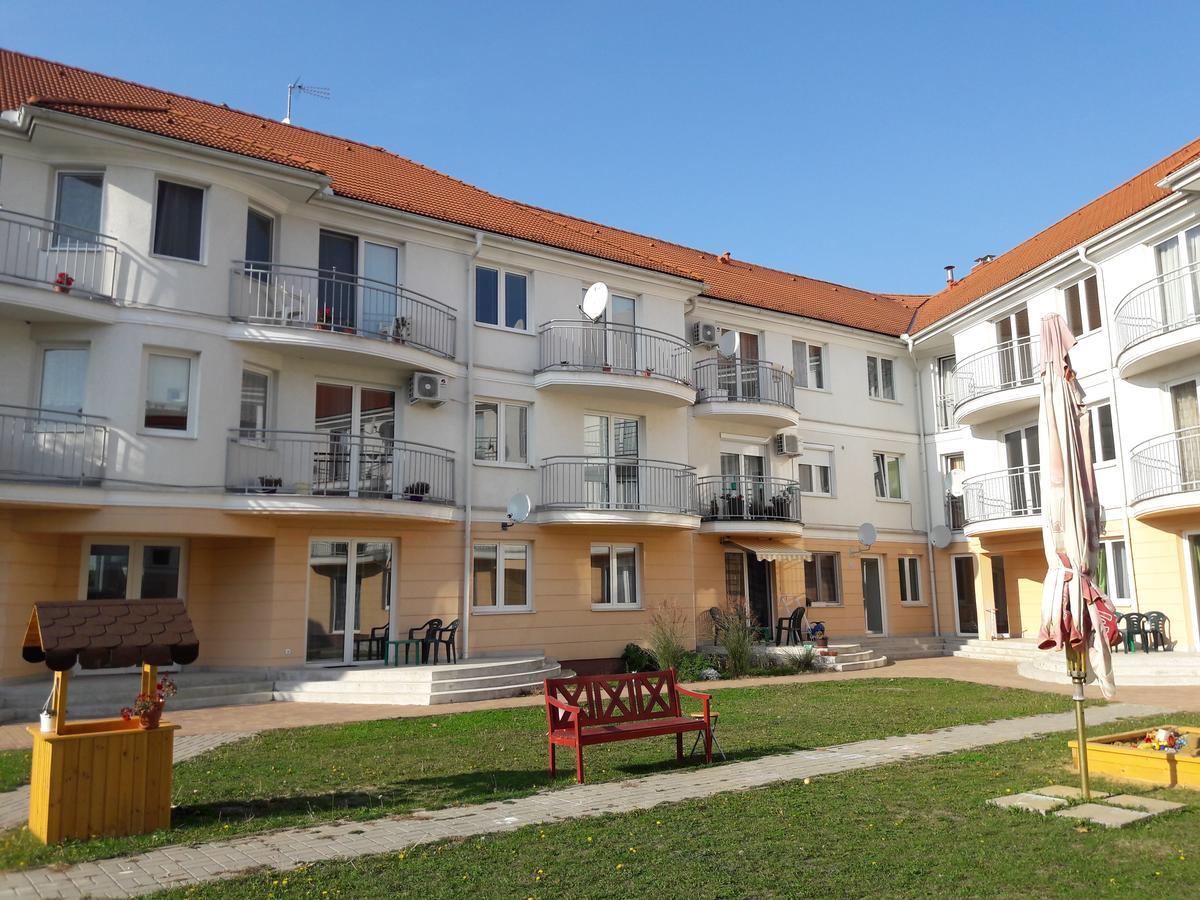 Happy Apartman Хайдусобосло Экстерьер фото